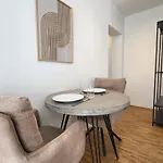 Sioux Stilvolle Designapartments Im Zentrum * Augsburgo
